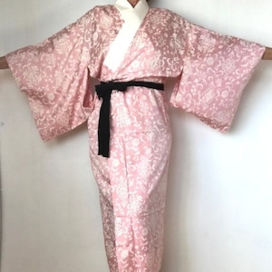 Woman&#39;s Kimono Slip Japanese Robe | Pink Vintage Juban | Under Kimono Wear | Size M-L | VIDEO