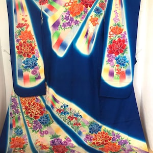 Kimono brodé en soie furisode | Robe de mariée japonaise vintage | Fleurs bleu roi | Peignoir à manches longues | Taille L | VIDÉO