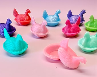 Figura de gallina en nido con impresión 3D: Plato con forma de aro de pollo, decoración estilo cottagecore