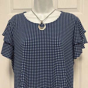 Adrianna Papell Blue & White Check Ruffle Short Sleeve Blouse Size L imagem 7