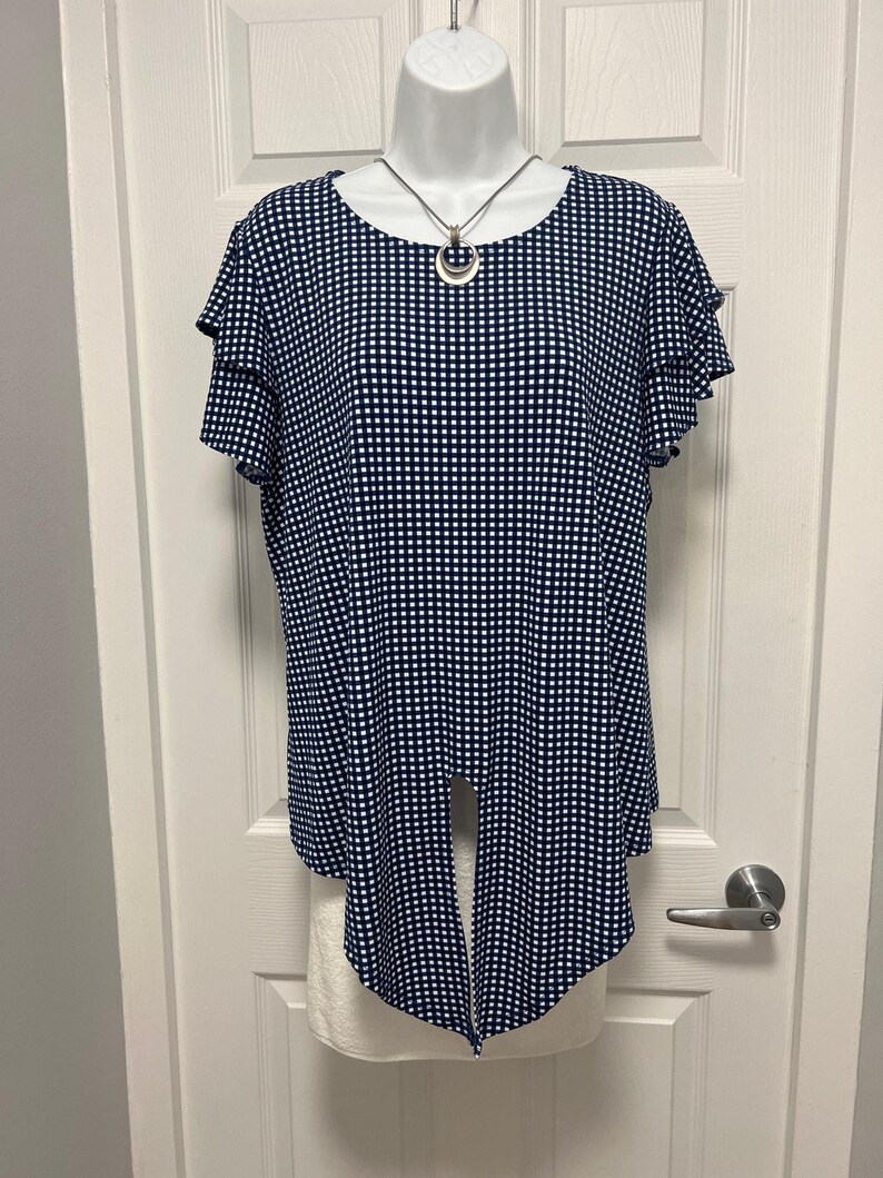 Adrianna Papell Blue & White Check Ruffle Short Sleeve Blouse Size L imagem 6