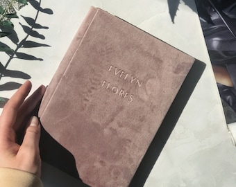 Gepersonaliseerde velours dagboek: notitieboek met aangepaste naam in reliëf. Maat A5