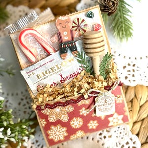 Gingerbread Tea & Biscoff Pocket - A Cozy Christmas Treat That Makes a Wonderful Stocking Stuffer or Holiday Gift
