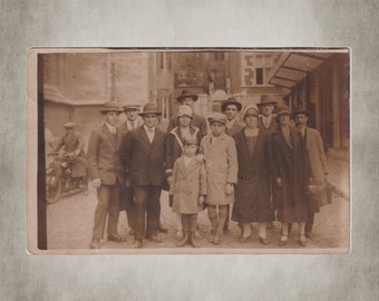 Familie auf Reise altes Motorrad antike private Fotopostkarte - Sepia Fotografie