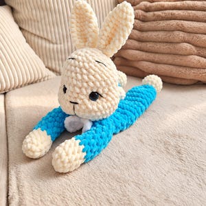 Virkmönster till Bluebell Bunny Lovey, platt plyschkanin, amigurumi PDF, enkelt digitalt plyschmönster, amerikanska termer, självsäker nybörjare bild 5