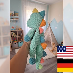 Rex Dino Lovey Crochet Pattern (PDF) – Flat-Body Amigurumi Plush Dinosaur Lovey Toy / Häkelanleitung (English + Deutsch)