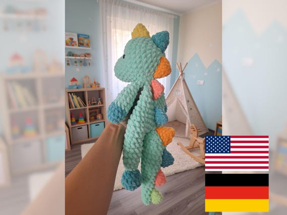 Rex Dino Lovey Crochet Pattern (PDF) – Flat-Body Amigurumi Plush Dinosaur Lovey Toy / Häkelanleitung (English + Deutsch)