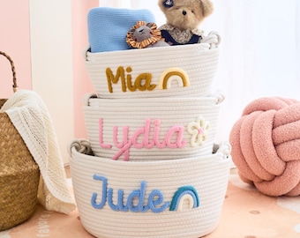 Gepersonaliseerde baby-opbergmand met geborduurd naambordje – mand van zacht katoenen touw voor pasgeboren babyspullen, babykamerdecoratie, kraamcadeau