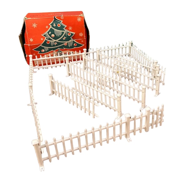 Vintage Bachman Plasticville Christmas Fence & Gate 24” Square (Total of 98")