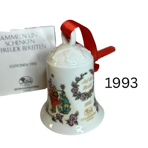 Hutschenreuther 1993 Christmas Bell: Ole Winther 'In the Heath' Motif w/box