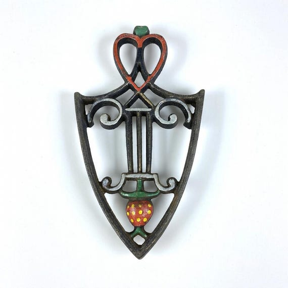 Vintage Wilton Cast Iron Trivet, Heart Strawberry Folk Art, Enamel Painted Farmhouse Decor