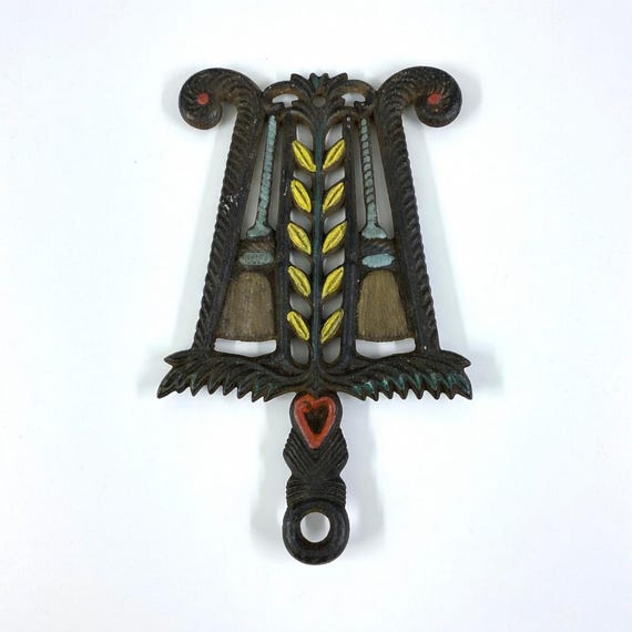 Vintage Wilton Cast Iron Trivet, Painted Brooms Heart Enamel, Farmhouse Kitchen Decor (8.5)