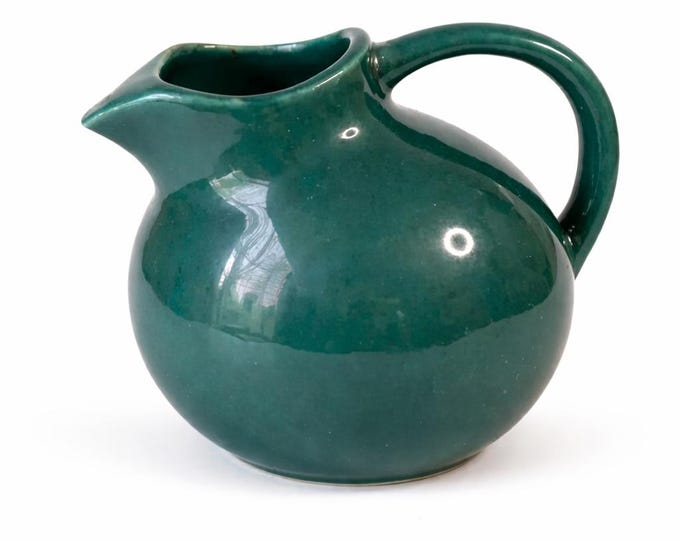 Vintage USA Art Pottery Pitcher: Retro Green Glazed Ice Lip Jug