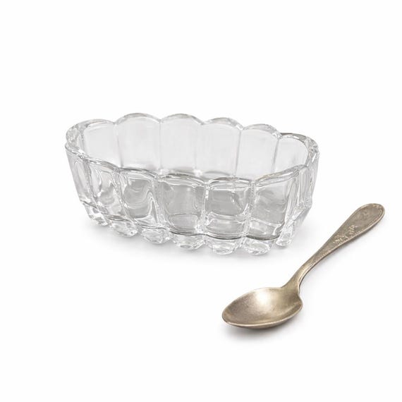 Princess House Crystal Spoon Holder – Royal Highlights / Heritage Pattern – Scalloped Edge Clear Pressed Glass