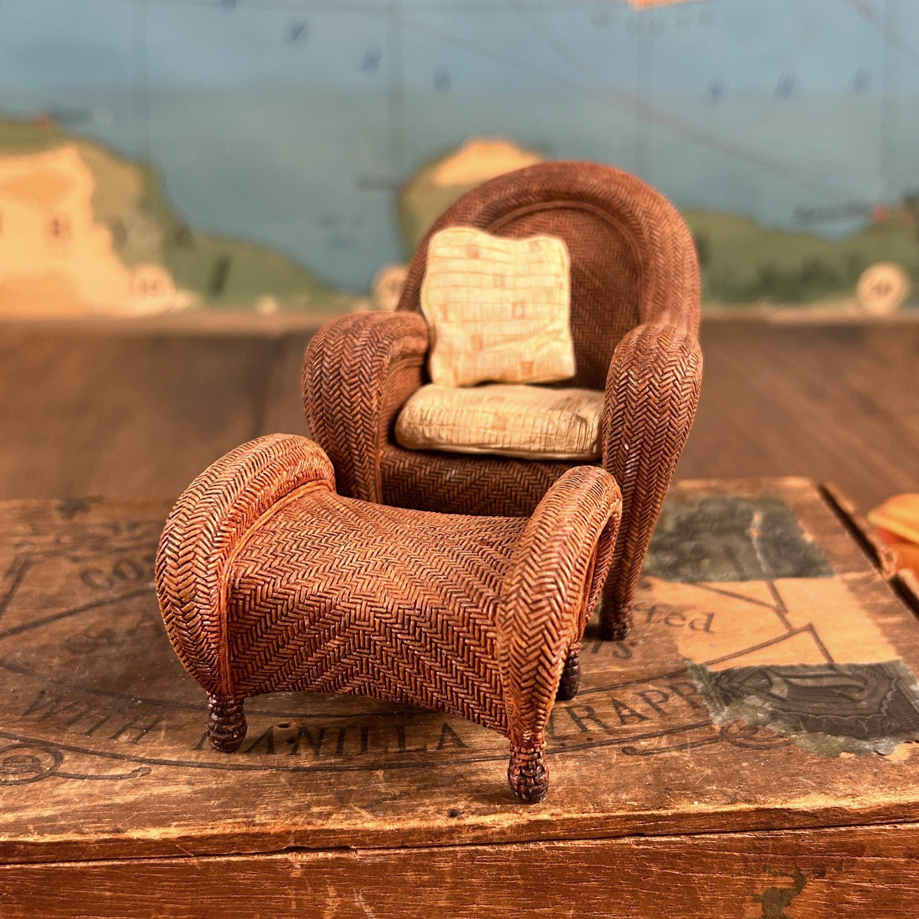 Raine Willitts Designs ミニチュア椅子 Vintage TAKE A SEAT | Wicker Chair W/ottoman - Raine Willetts