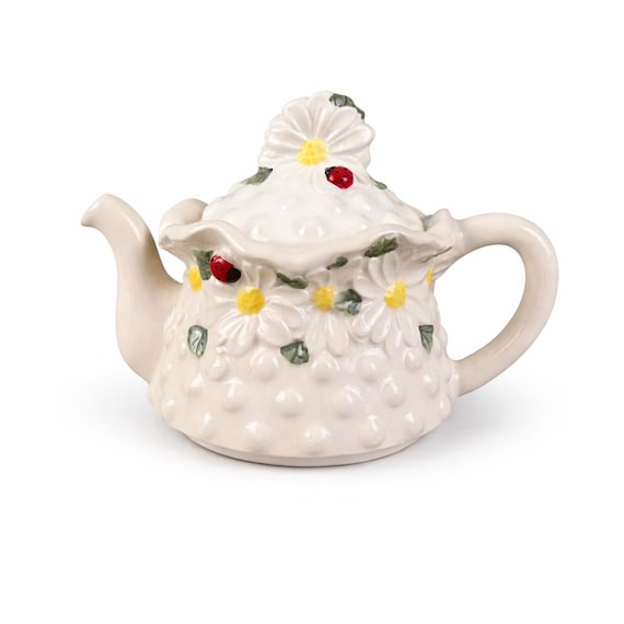 Vintage Hobnail Teapot with Daisies and Ladybugs – Cottagecore Ceramic Decor