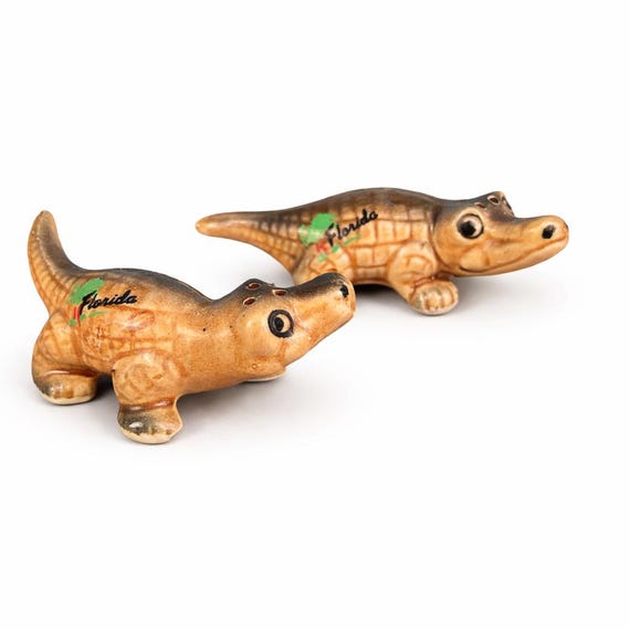 Vintage Hand-Painted Alligator Salt & Pepper Shakers – Florida Ceramic Gator Souvenir