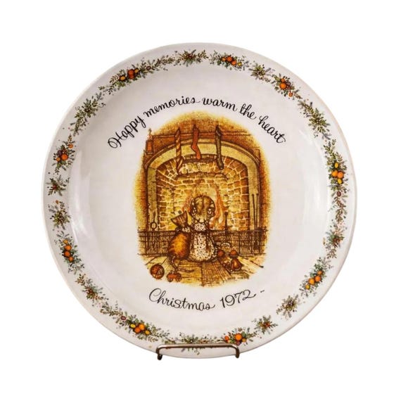 Holly Hobbie 1972 Holiday Christmas Plate | Commemorative Edition Collectible Vintage