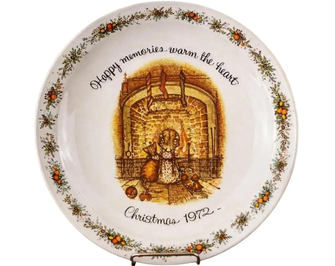 Holly Hobbie 1972 Holiday Christmas Plate | Commemorative Edition Collectible Vintage