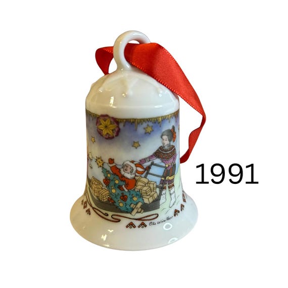 NIB 1991 Hutschenreuther Germany Porcelain Christmas Bell Like New condition North Pole Motif