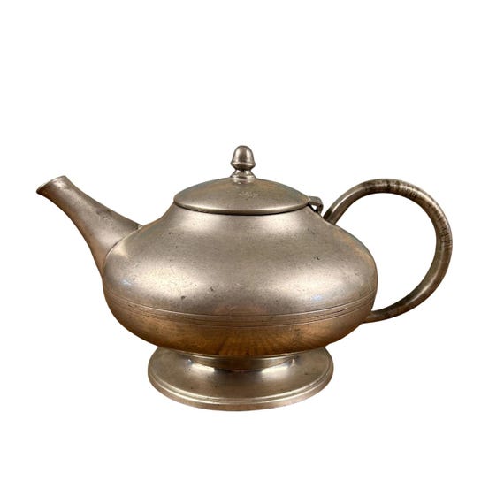 Vintage Queens Art Pewter 621 Teapot with Hinged Lid Stamped bottom