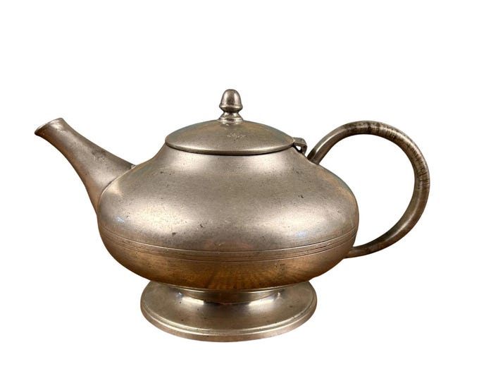 Vintage Queens Art Pewter 621 Teapot with Hinged Lid Stamped bottom
