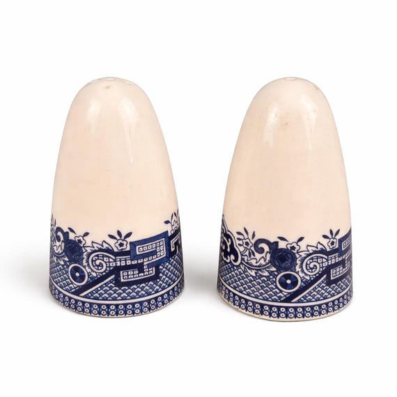 Vintage Willow Pattern Salt & Pepper Shakers | Regina Industries Ltd England | Blue and White