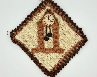 Vintage 60s Grandfather Clock Hotpad | Kitschy Crochet Pot Holder Wall Decor