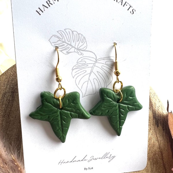 Boucles d'oreilles bohèmes éléments naturels feuille avec parties dorées