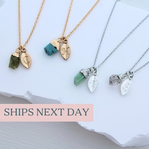Collar con inicial de piedra de nacimiento, regalo para el día de graduación, joyería personalizada para ella, collar con inicial de piedra de nacimiento personalizado, joyería para recién graduados