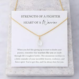 Collar de piedra lunar guerrera, joyería que representa la fuerza de un luchador, regalo inspirador