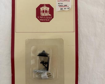 Coach Lamp Dollhouse Miniature 12 Volt Town Square Miniatures #M1706 NEW