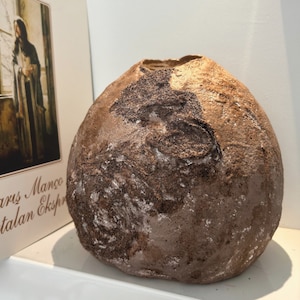 Wabi Sabi Vase – Handmade Earthy Textured Vase, Natural Tone Shelf Decor, Eco-Friendly Rustic Pot