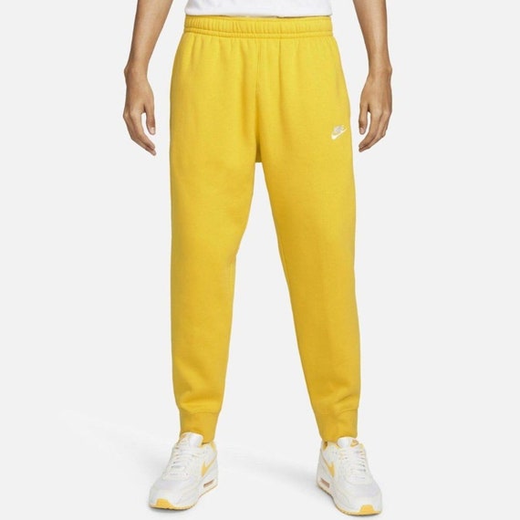 Nike Sportswear Club Running Fleece size: Medium - image 1