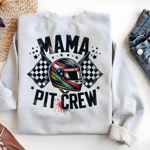 Pit Crew Mama PNG, drapeau de course Png, sublimation d'anniversaire de chemise de course, téléchargement numérique de maman de pilote de voiture de course