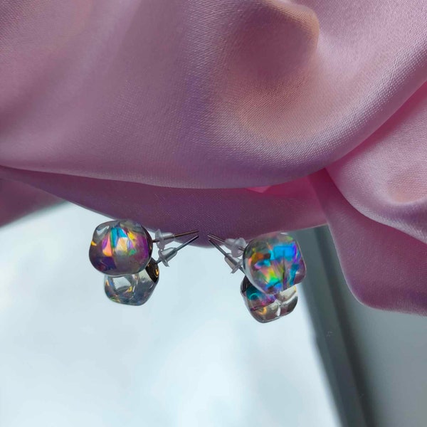 Boucles d'oreilles PLEXY PERLE MOYENNE clous en acier inoxydable et cristal en résine Plexy Glam