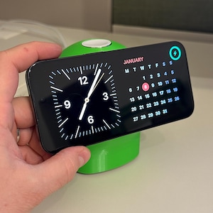 Dock retrò per modalità standby per iPhone / Ricarica AirPods e Apple Watch / Supporto MagSafe per Apple iPhone / Design ispirato al Seiko MCE405 degli anni &#39;70