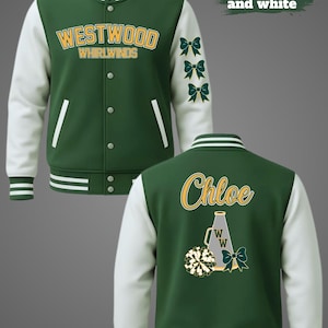 Puede incluir: Una chaqueta universitaria verde y blanca con el texto Westwood Whirlwinds en el frente y tres lazos en la manga. La parte posterior muestra el nombre Chloe sobre un gr&aacute;fico de meg&aacute;fono y pomp&oacute;n. Detalles de purpurina en oro, verde y blanco.