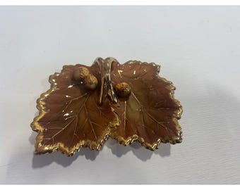 Vintage keramische dubbelbladige snoepschaal amberbruin gouden siermoeren 8 inch