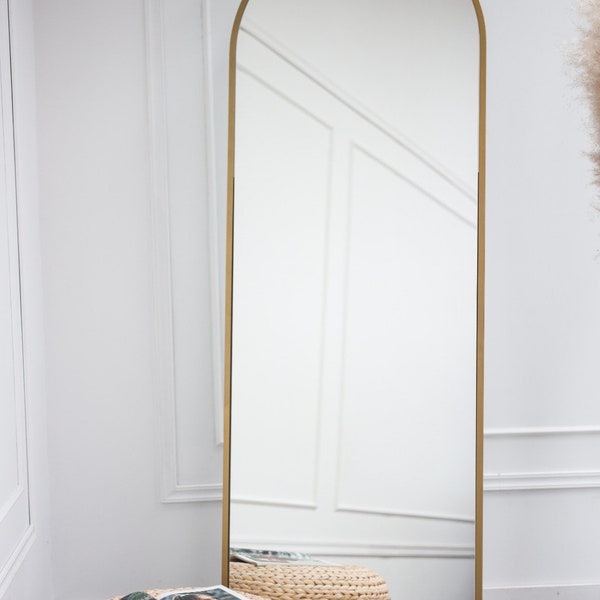Goldener Spiegel stehend, 180 cm H x 60 cm B