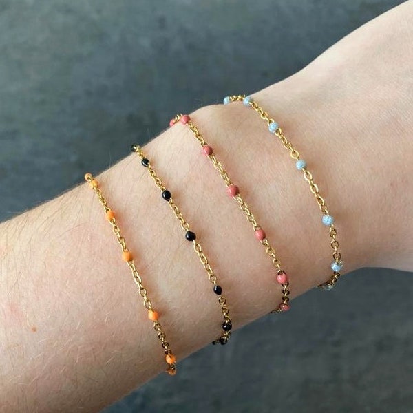 Bracelet doré, fin et discret avec petites perles, en acier inoxydable doré