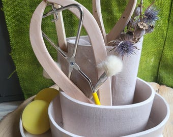 Utensil holder, for kitchen, bathroom, sauna, office or workshop, hand-thrown.
