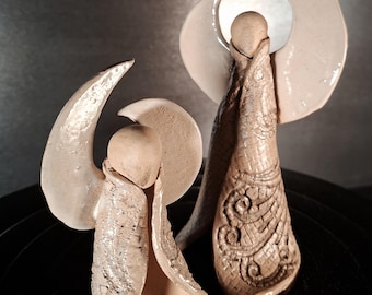Set of 2 angels, hand-thrown