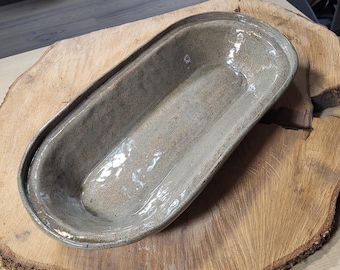 Bread and cake baking mold, hand-thrown