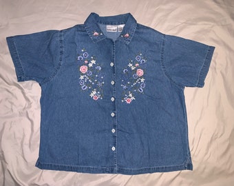 Vintage Fashion Bug Chambray Short Sleeve Button Front Collared Top with Floral Embroidery Detailing Cottage Nature Garden