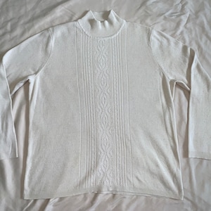Vintage 90s Evan Picone Mockneck Pullover Cream Sweater w Textured Geometric Accent Design Winter Cottagecore