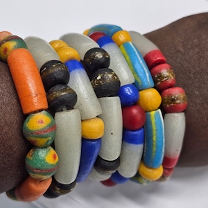 Bracelets africains en verre
