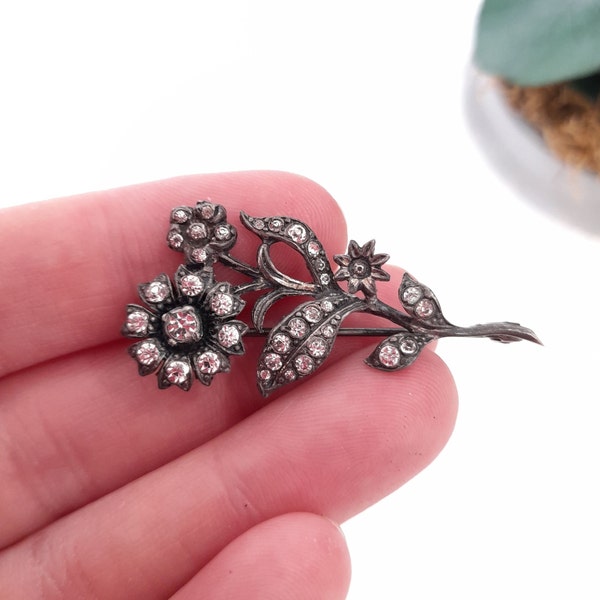 Floral brooch in 830 silver and diamond paste // Beautiful antique brooch // Small silver flower brooch