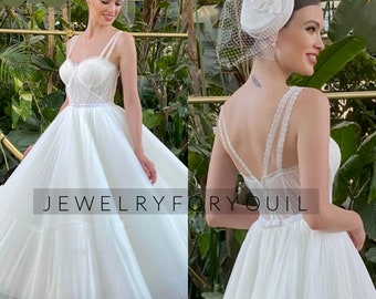 Short Sweetheart Wedding Dress With Backless Lace Spaghetti Straps Elegant Tulle Tea-Length Bridal Gown Custom Made
