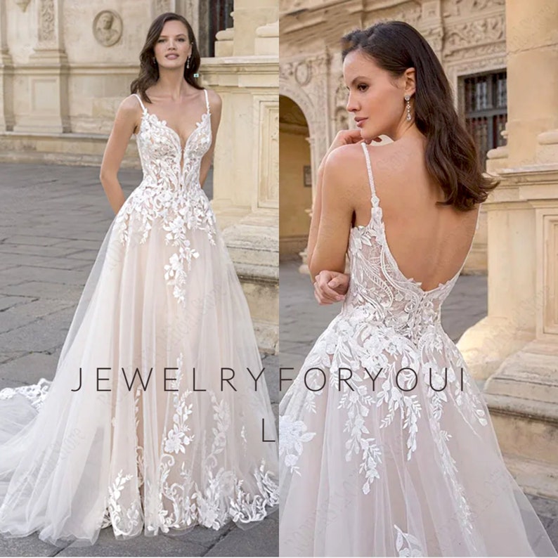 Custom Made Spaghetti Straps Appliques Wedding Dresses Tulle A-line Lace with Sweep Train Floor-Length Bridal Gown Light Champagne